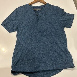 Abercrombie & Fitch - Short Sleeve Henley Tee - Size M